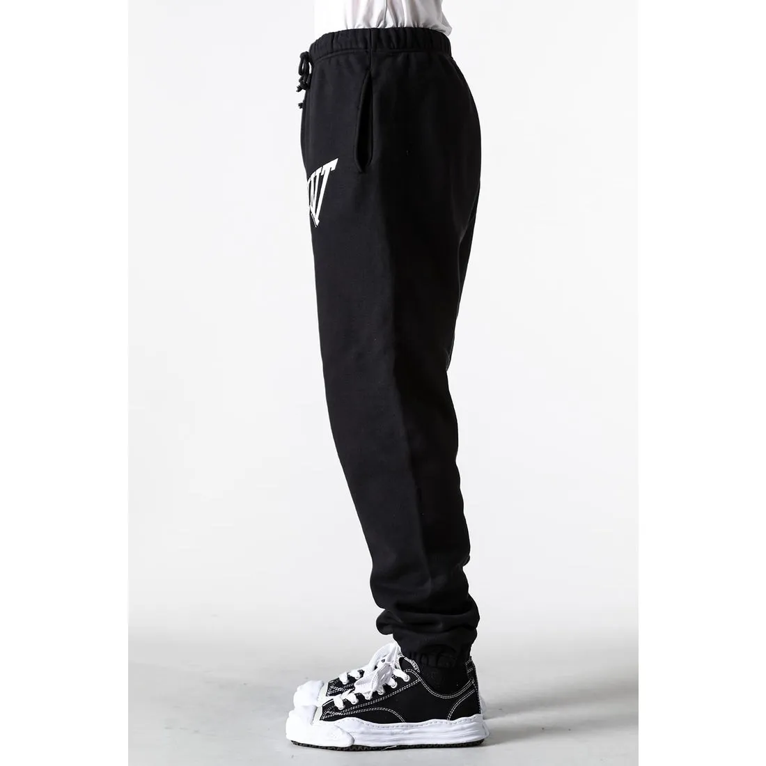 SAINT Mxxxxxx RIBON SAINT Sweat Pants/BLK Basic SAINT LOGO sweatpants Black S-XL God-cut Loose fit Four-needle six-thread boneless sewing Upper body comfortable Original light fleece sweatshirt fabric Original consistent fruit logo/angel logo